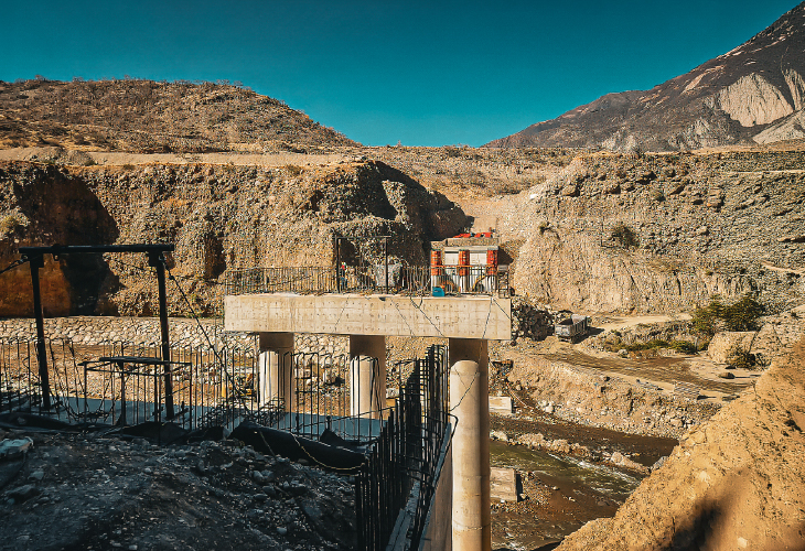 Poderosa acelera la construcción del Puente Lavasén, una obra que ya registra más del 75% de avance