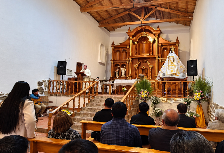Minera Poderosa entrega restauración de la Iglesia de Quiches en Áncash